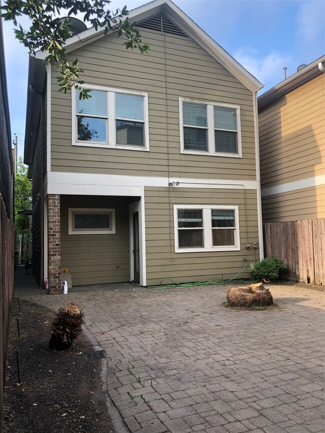Building Photo - 5514 Larkin St
