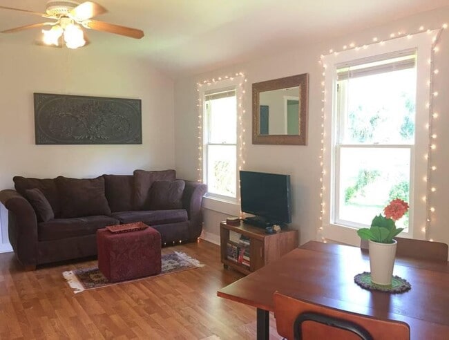 Building Photo - 2565 Third St