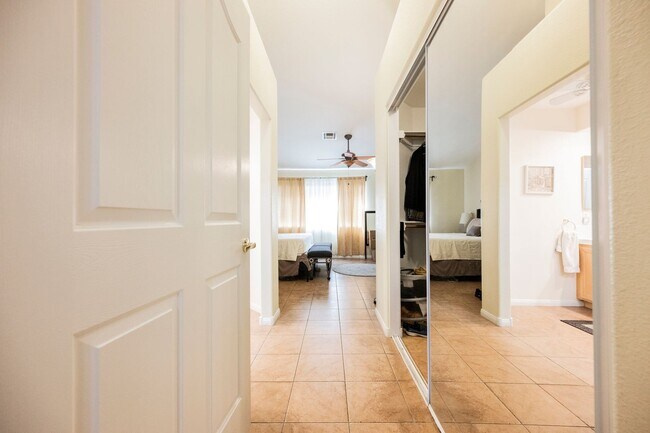 Building Photo - Summerlin - Single Story Townhome -