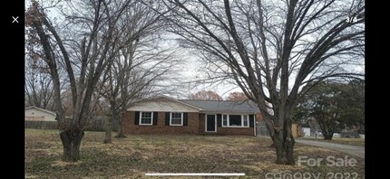 Building Photo - 6102 Stoneyridge Dr