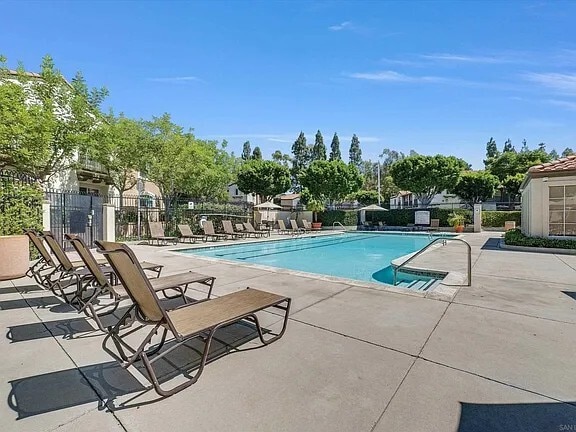 Building Photo - 155 N Cross Creek Rd