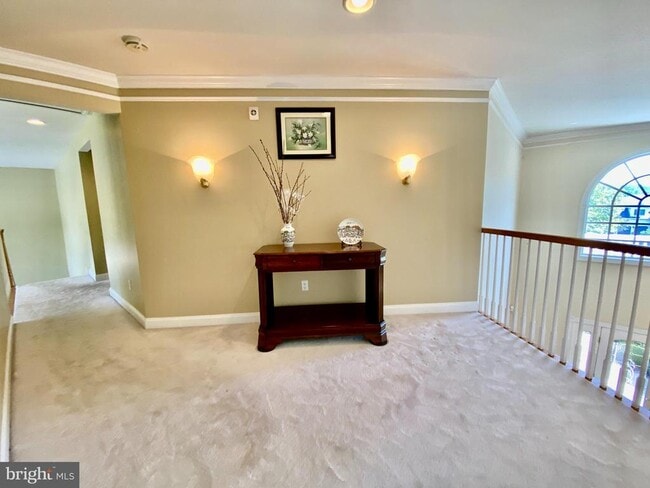 Building Photo - 513 Doral Cir