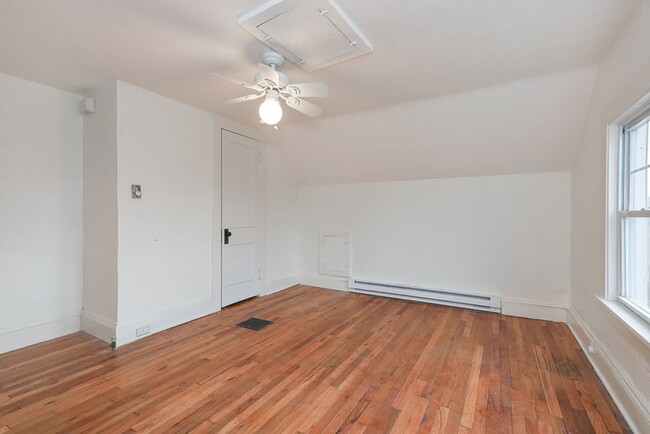 Building Photo - 3372 Sutton Rd