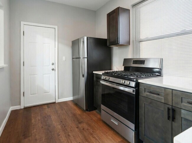 Building Photo - 5431 S Indiana Ave