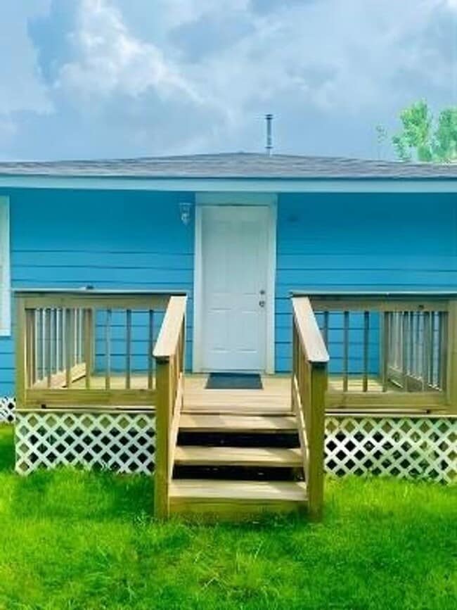 Building Photo - 5107 Farmer St