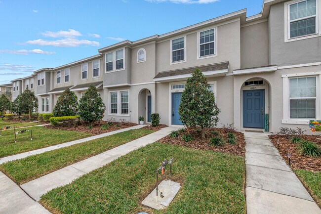 Building Photo - 6111 Fairmont Ln