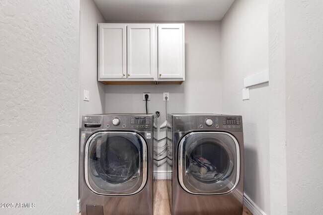 Building Photo - 3503 E Campo Bello Dr