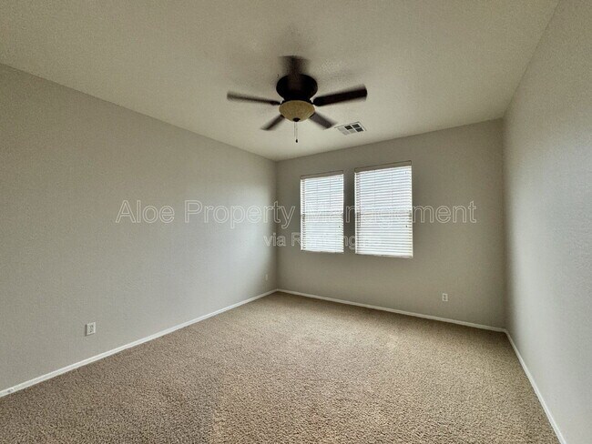 Building Photo - 43658 Caven Dr