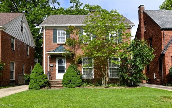 Building Photo - 2408 Eardley Rd