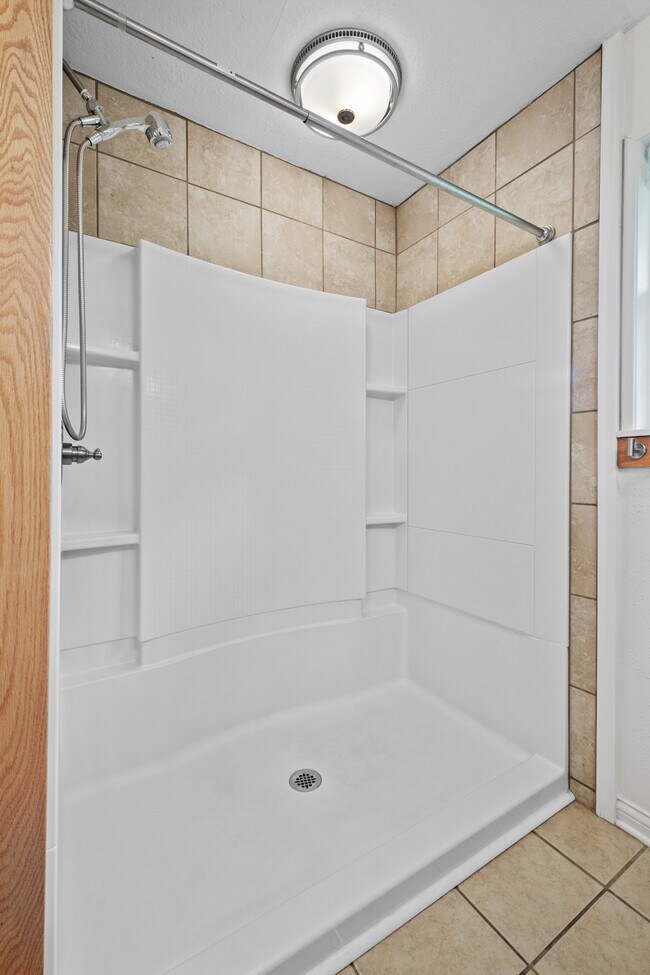 Building Photo - 850 W Kelley St