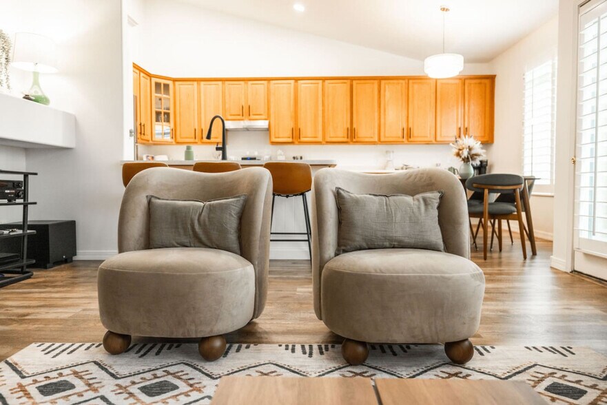 Building Photo - 1267 E Hickenlooper Way