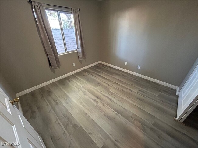 Building Photo - 2105 Sleepy Ct