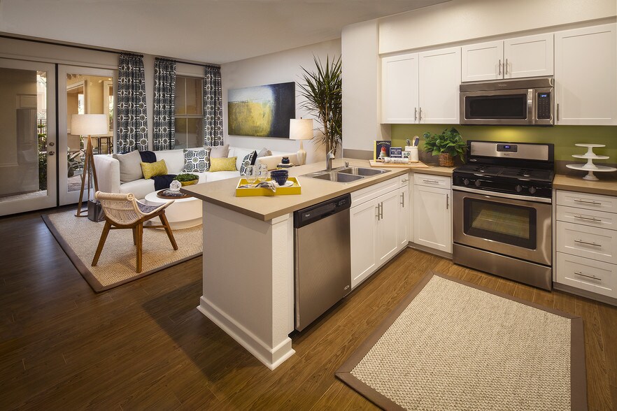 Gateway Apartment Homes 299 N State College Blvd Orange CA 92868