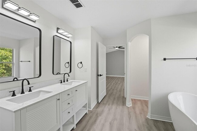 Building Photo - 224 Copper Oak Ct