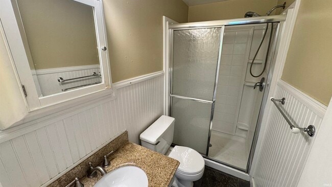 Building Photo - 518 S Swain Ave