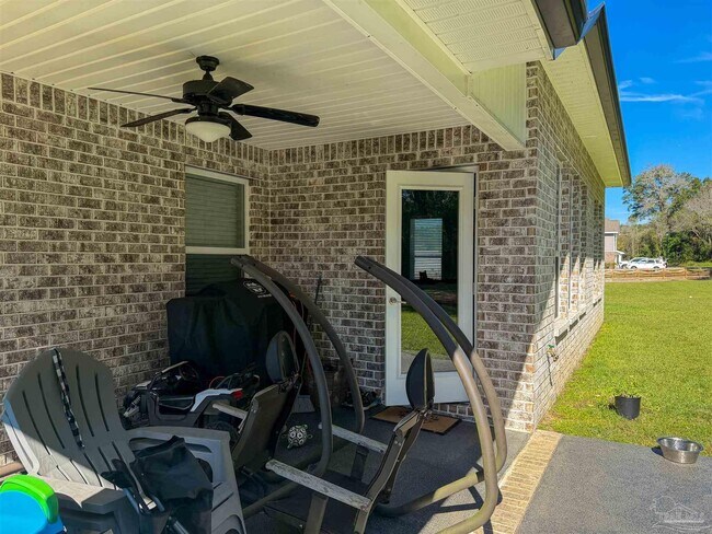 Building Photo - 4578 Red Oak Dr
