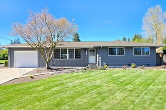 Building Photo - 8002 W Glen Dr