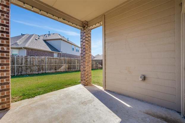 Building Photo - 2025 Lake Vista Dr