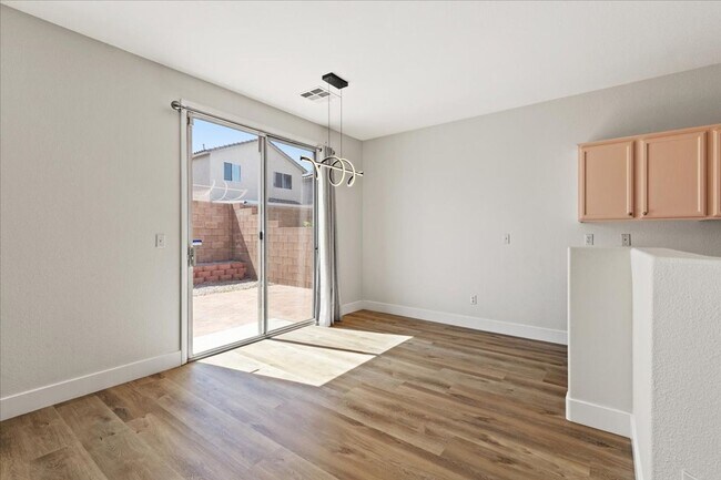 Building Photo - Fabulous Highly Upgraded Home!