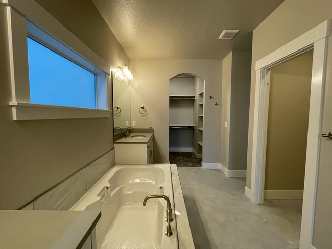 Building Photo - 2171 E Hidcote St