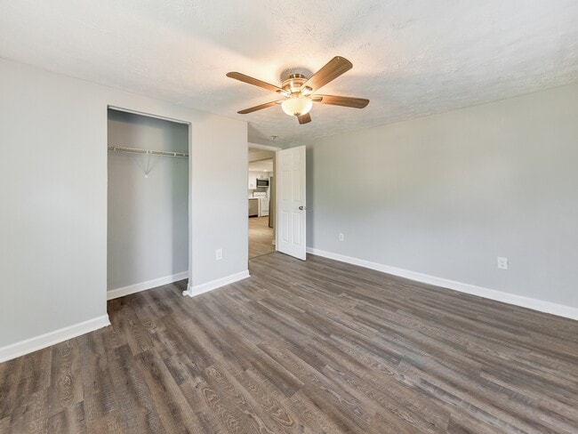 Building Photo - 322 Hillcrest St