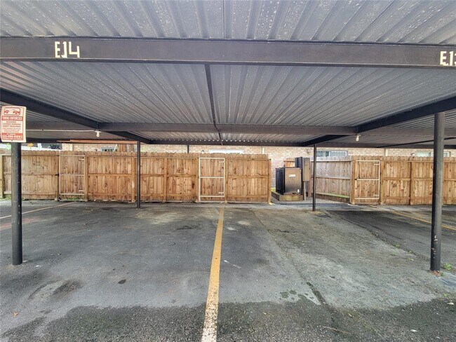 Building Photo - 14333 Memorial Dr