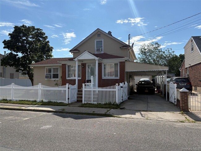 Primary Photo - 243 Biltmore Ave