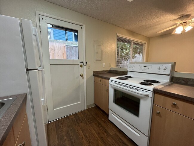 Building Photo - Bright 2-Bedroom Home with Open Living Area & Spacious Bedrooms