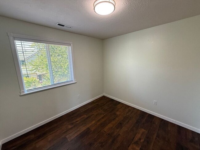 Building Photo - 757 Sphinx Ct NE