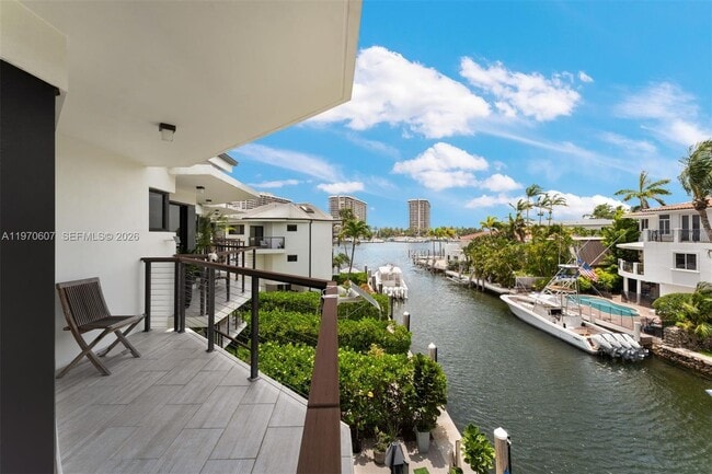 Building Photo - 3560 W Fairview St