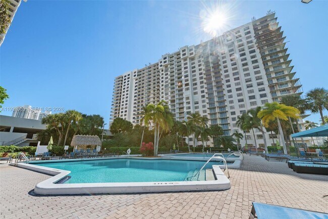 Building Photo - 18151 NE 31st Ct