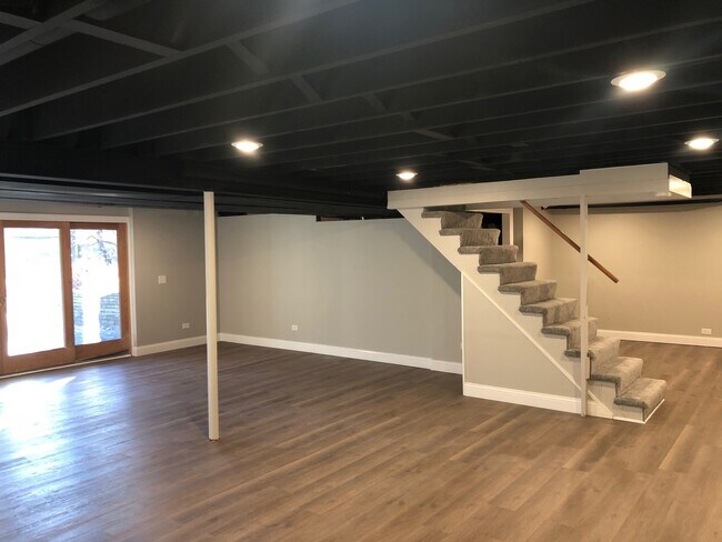 Building Photo - 1721 Shagbark Ct