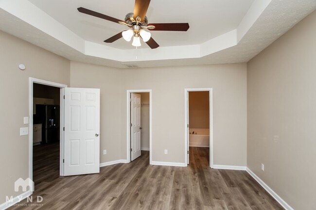 Building Photo - 8315 Somerset Way
