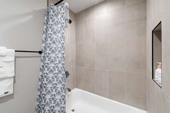 Building Photo - 6044 N Winthrop Ave