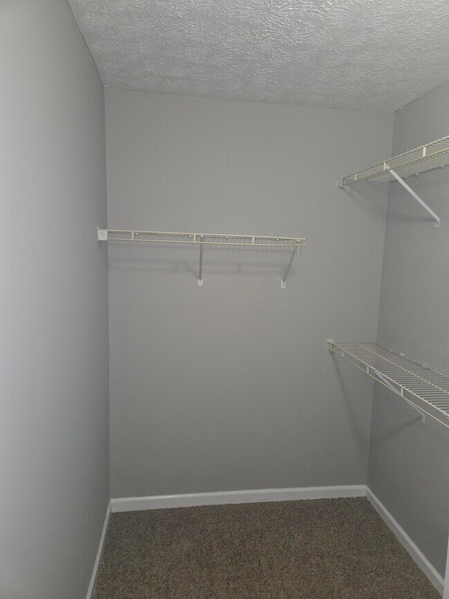 Building Photo - 402 Dabney Dr