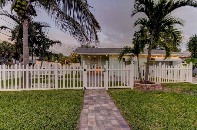 Building Photo - 1907 2nd St N