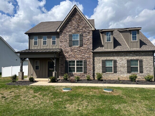 Building Photo - "Spacious 4-Bedroom Retreat with 3.5 Baths in Charming Mt. Juliet!"