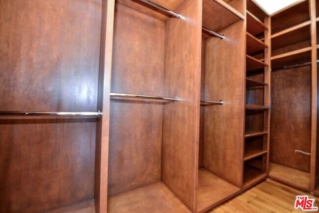 Building Photo - 6473 Zuma View Pl