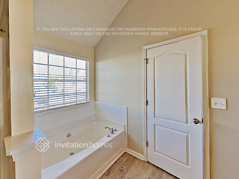 Building Photo - 6452 Snowden Dr