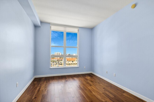 Building Photo - 480 Hibiscus St