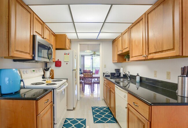 Building Photo - 2/2 UNFURNISHED Condo in Pasadena Cove. Ne...