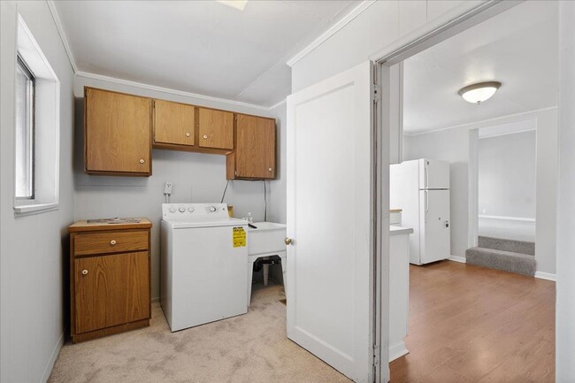 Building Photo - 176 42nd St