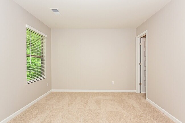 Building Photo - 1335 Elmstead Pl