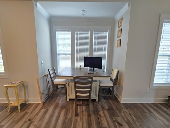 Building Photo - 301 Albemarle Ln