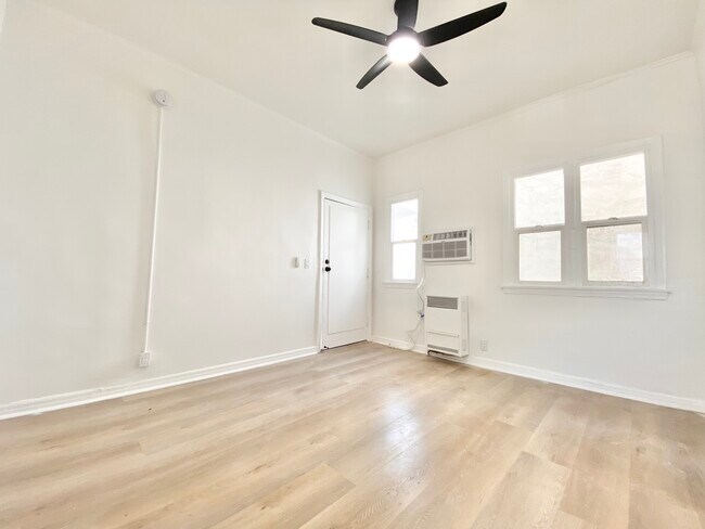 Building Photo - 412 S Burlington Ave