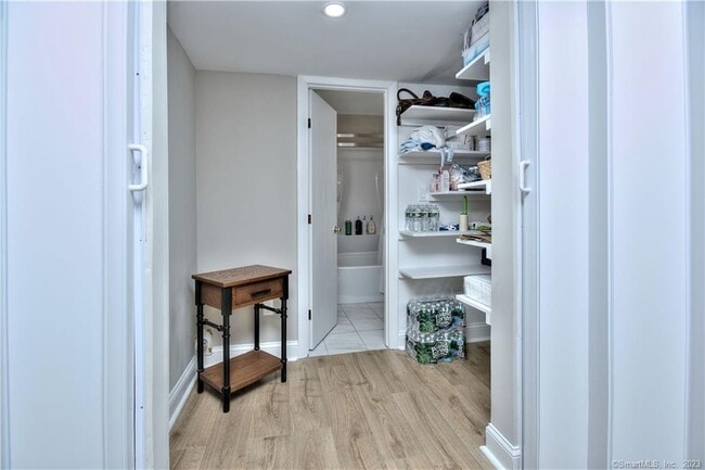 Building Photo - 42 Barberry Rd