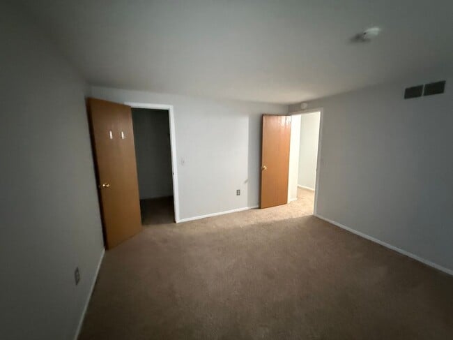 Building Photo - 43449 Arbor Way W