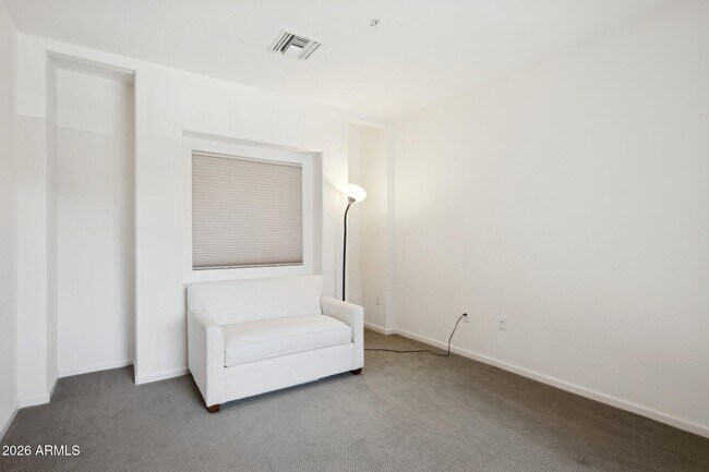 Building Photo - 3935 E Rough Rider Rd