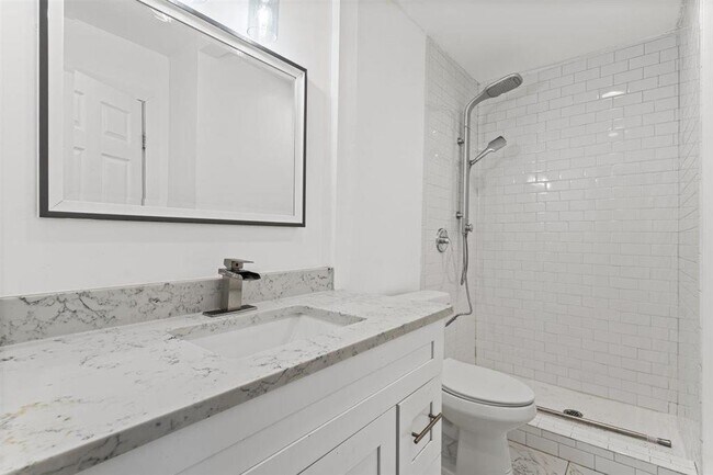Building Photo - 6401 Chimney Creek Cir