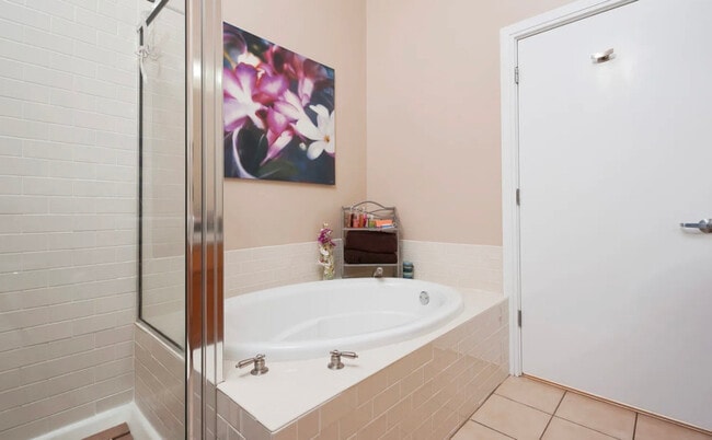 Building Photo - 2441 Broadway